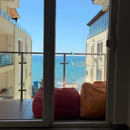 Season At Sea Apartmán *