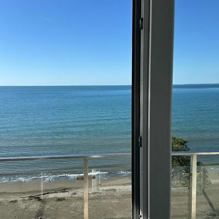 Апартаменты Season At Sea